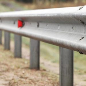 Мегапоръчка за мантинели за близо 490 млн. евро под проверка на служебния кабинет