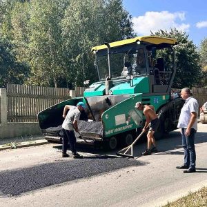 Община Разлог извършва частично асфалтиране на пътя към местността “Бетоловото”