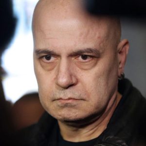 Слави Трифонов поиска оставката на правителството